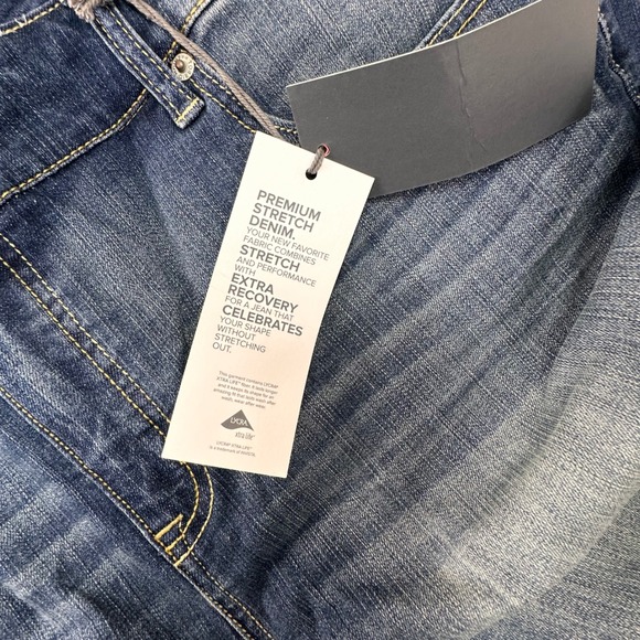 Torrid Premium High-Rise Curvy Jeans Blue Medium Wash Denim Size 22R NEW - Picture 12 of 12